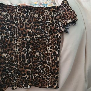 Leopard crop top